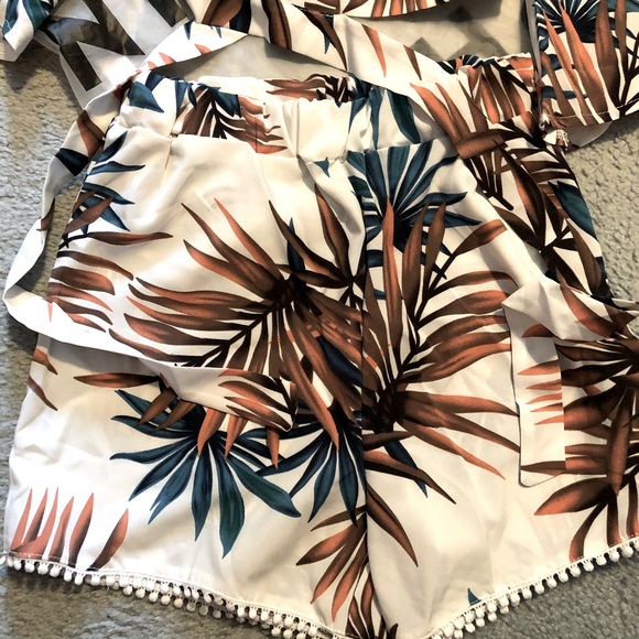 Tropical 2 piece outfit 🌴 - Picture 2 of 4